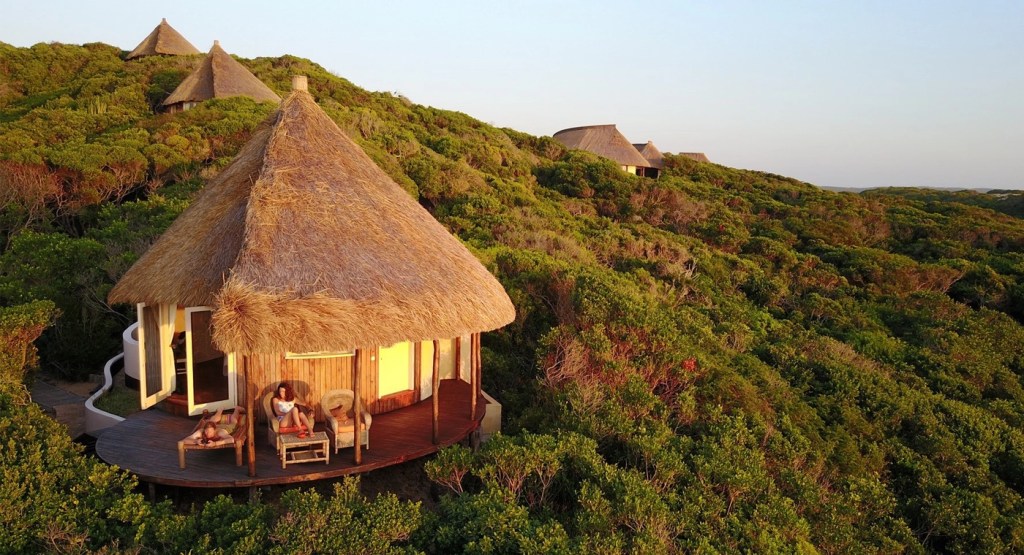 Les hôtels du bout du monde – Episode 1 : L’invitation au voyage, au luxe et à l’aventure